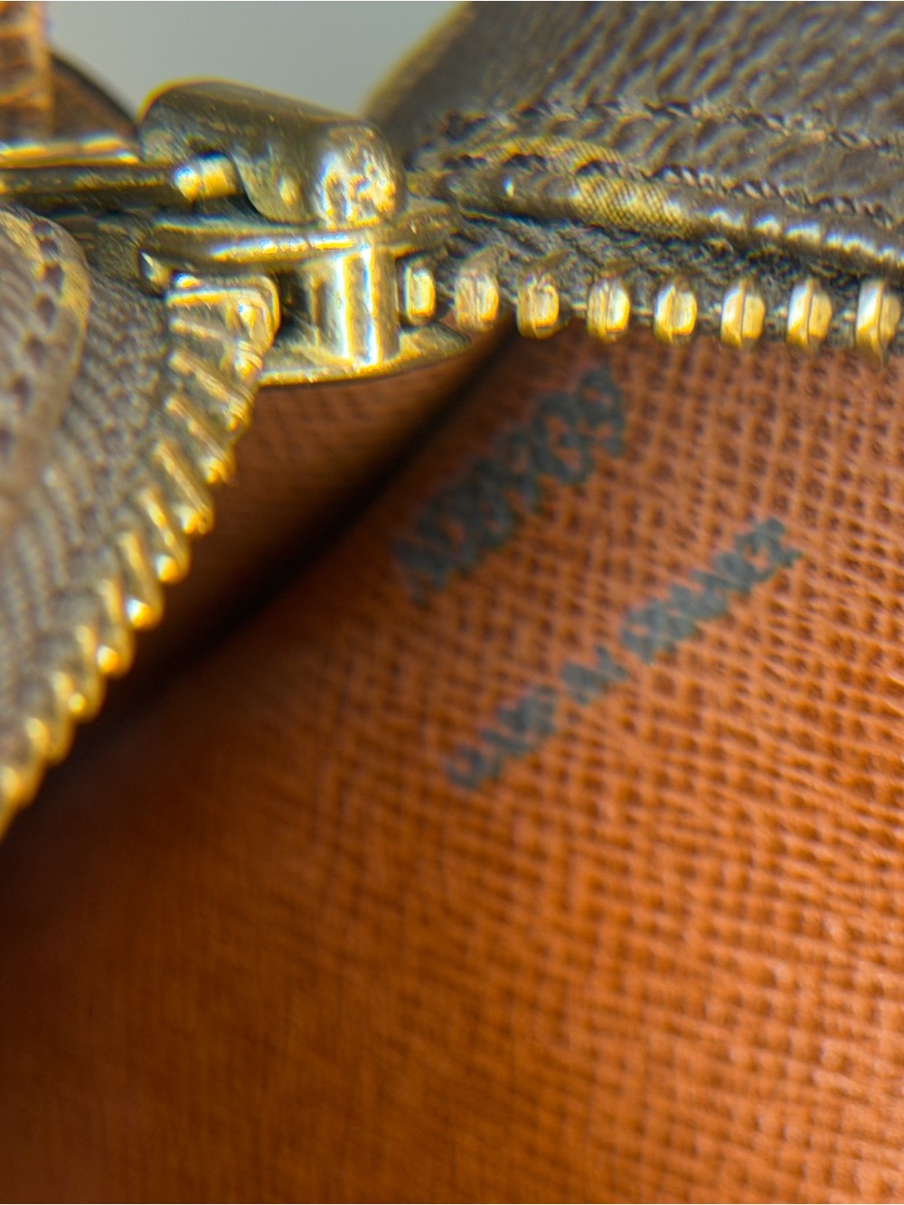 Authentic Louis Vuitton Saint Germain 28 – Vintage 1999 with printed COA - Picture 4 of 9